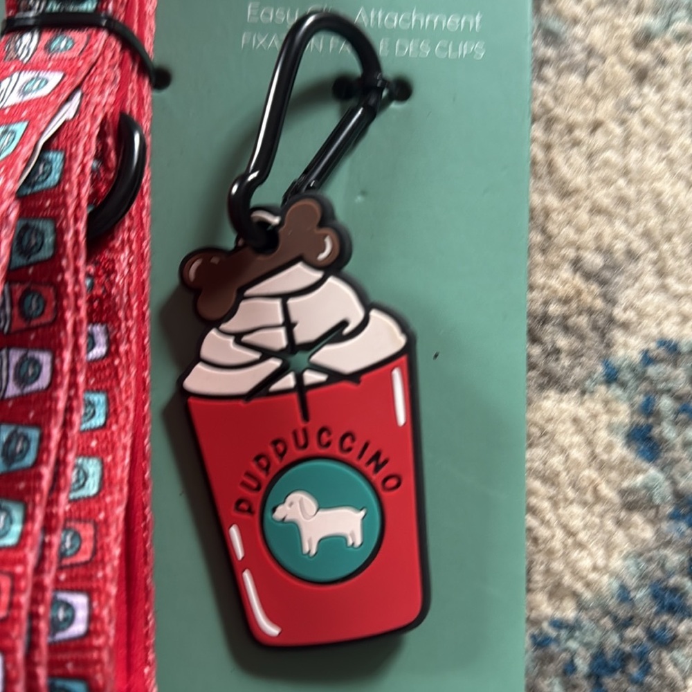 Sassy Woof Red Walkie Pack leach with easy clip - Picture 3 of 5